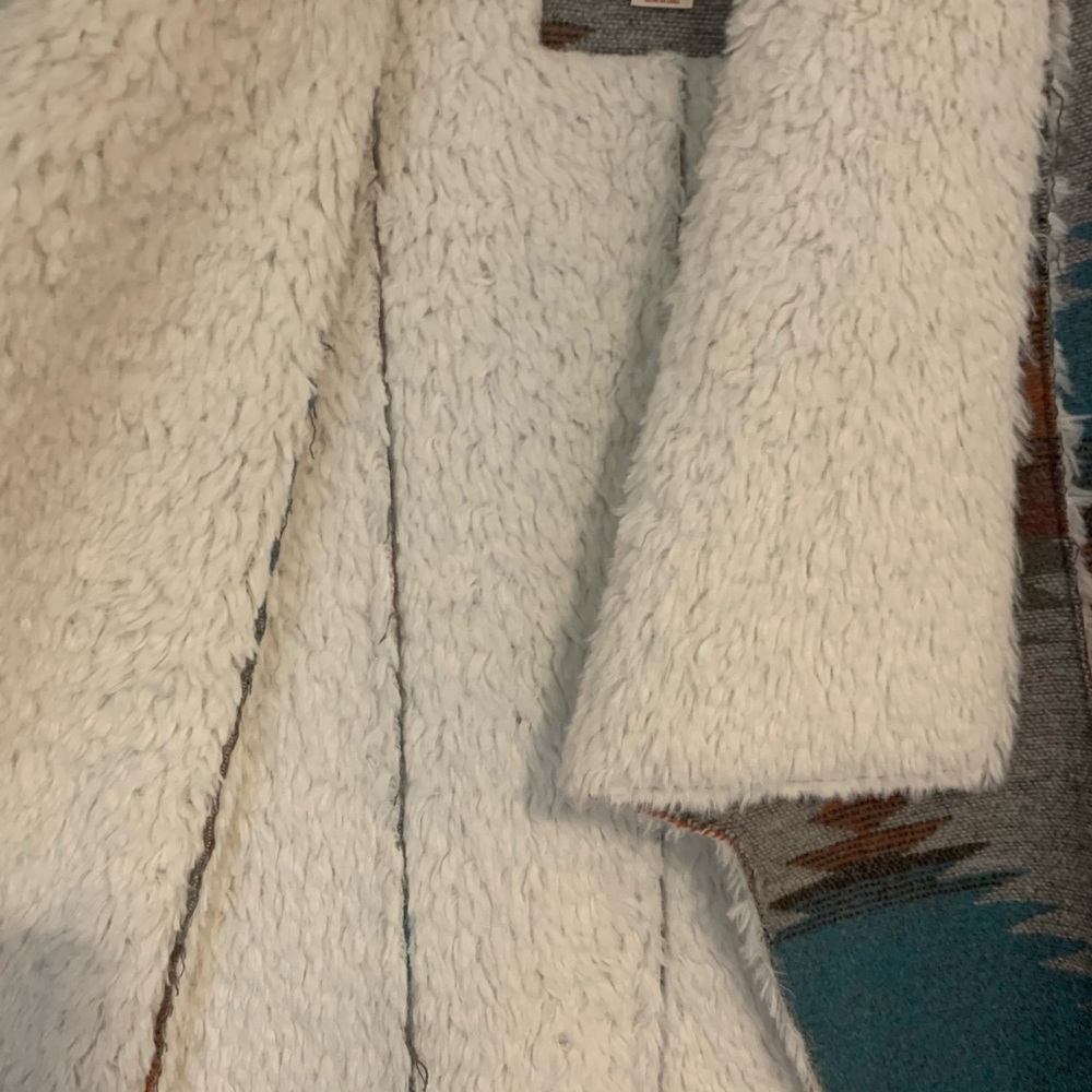 Aztec Pattern Vest - Picture 4 of 5